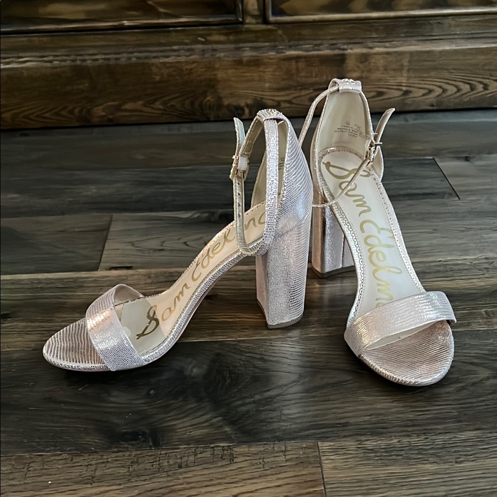 Sam Edelman BlushGold Metallic Ankle Strap Block Heels
Size 9